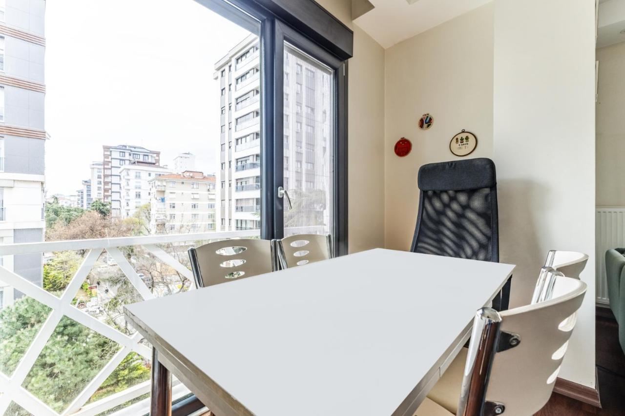 Spacious Flat Near Bagdat Avenue In Suadiye Apartment Istanbul Exterior photo